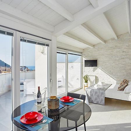 Porta Del Golfo Apartments & Suites 卡斯泰拉马莱 外观 照片