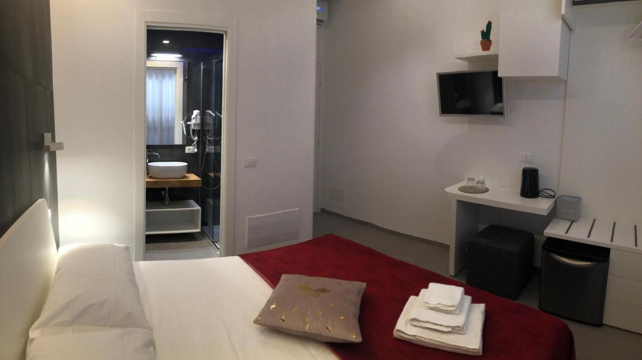 Porta Del Golfo Apartments & Suites 卡斯泰拉马莱 外观 照片