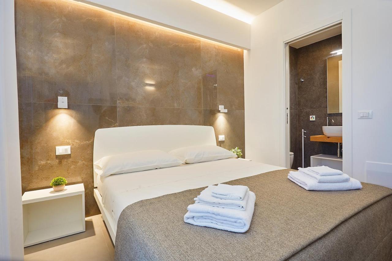Porta Del Golfo Apartments & Suites 卡斯泰拉马莱 外观 照片