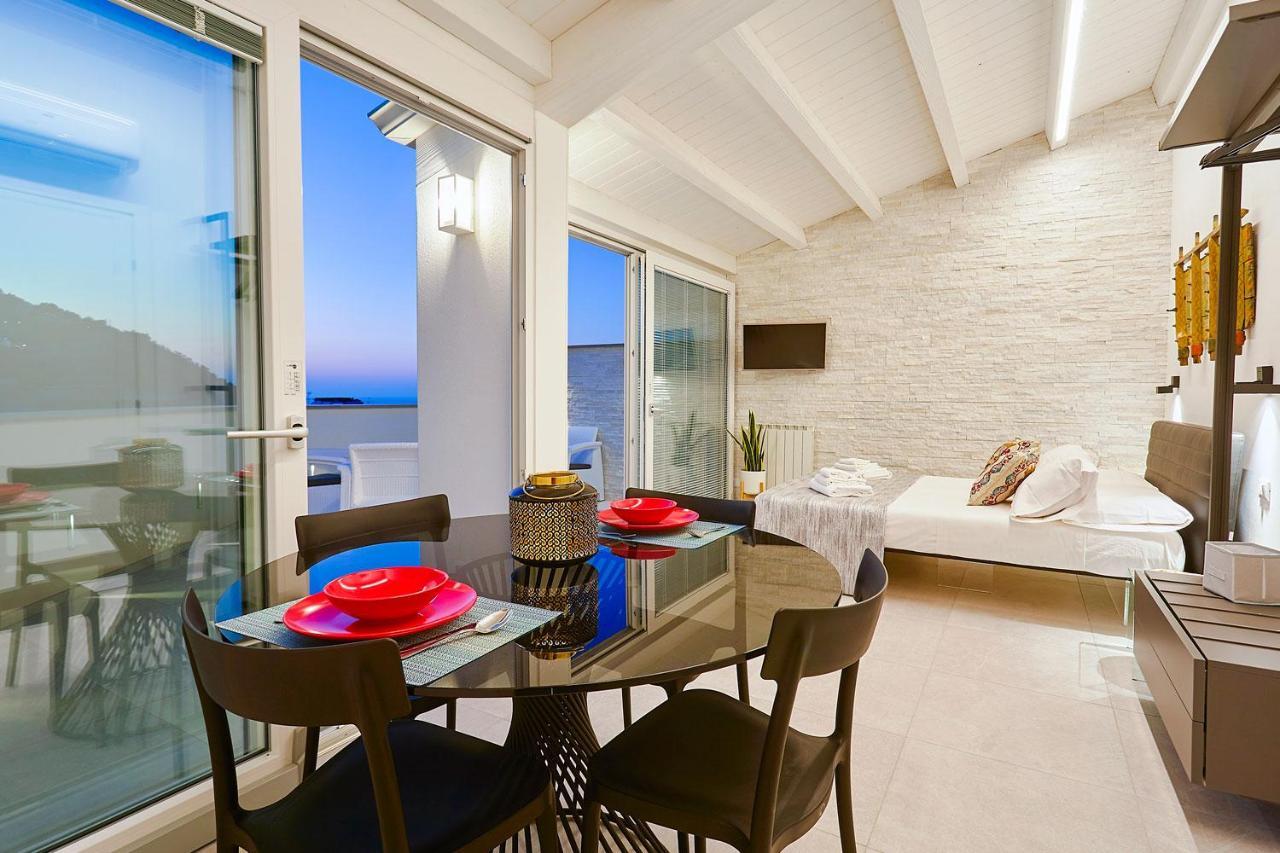 Porta Del Golfo Apartments & Suites 卡斯泰拉马莱 外观 照片