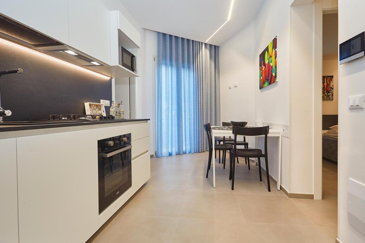 Porta Del Golfo Apartments & Suites 卡斯泰拉马莱 外观 照片
