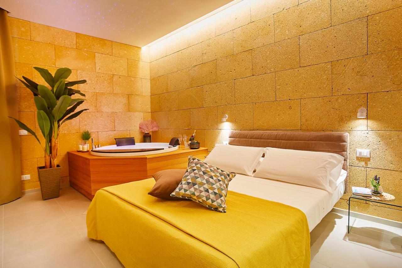 Porta Del Golfo Apartments & Suites 卡斯泰拉马莱 外观 照片