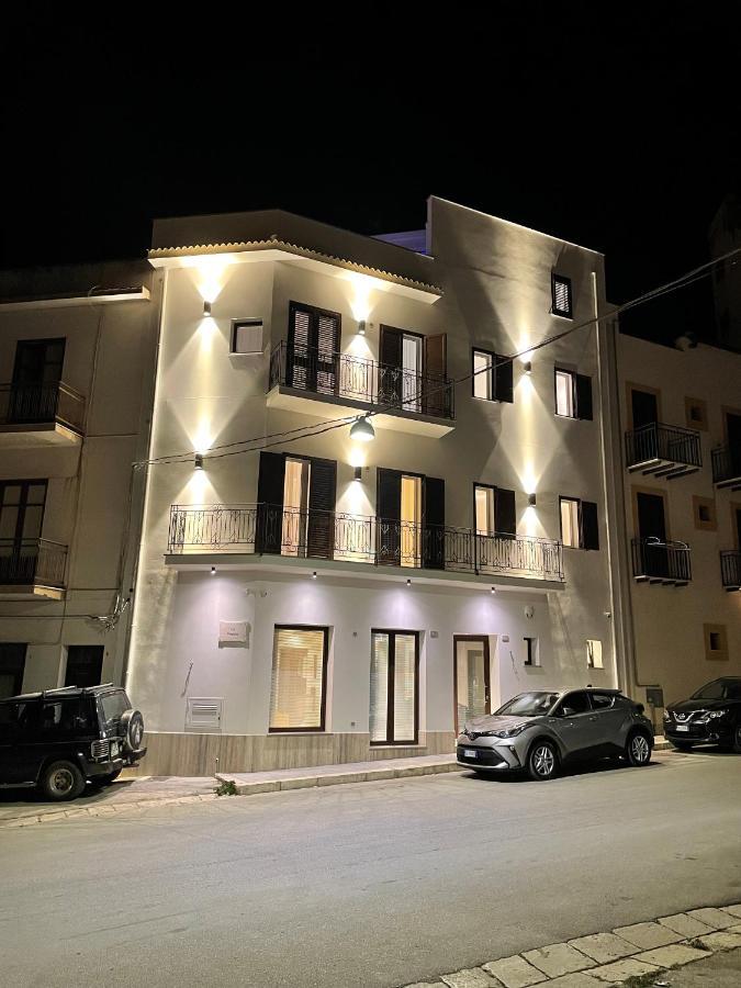 Porta Del Golfo Apartments & Suites 卡斯泰拉马莱 外观 照片