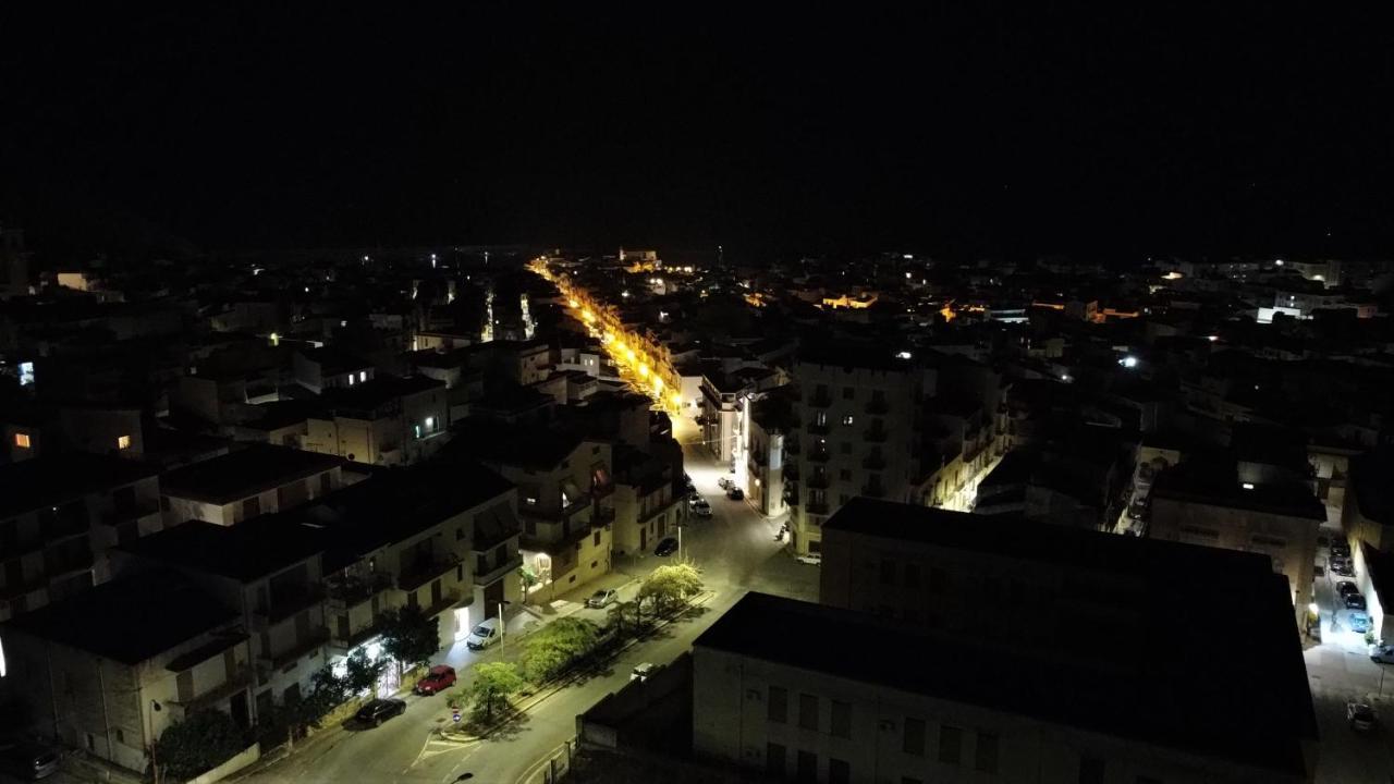 Porta Del Golfo Apartments & Suites 卡斯泰拉马莱 外观 照片