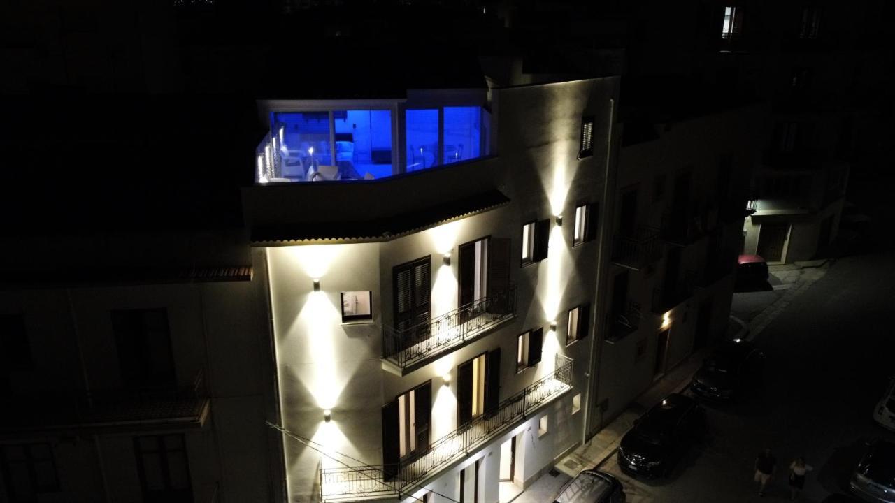 Porta Del Golfo Apartments & Suites 卡斯泰拉马莱 外观 照片