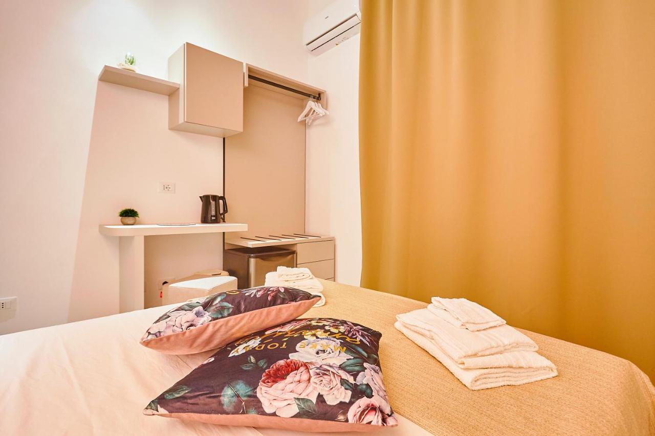 Porta Del Golfo Apartments & Suites 卡斯泰拉马莱 外观 照片