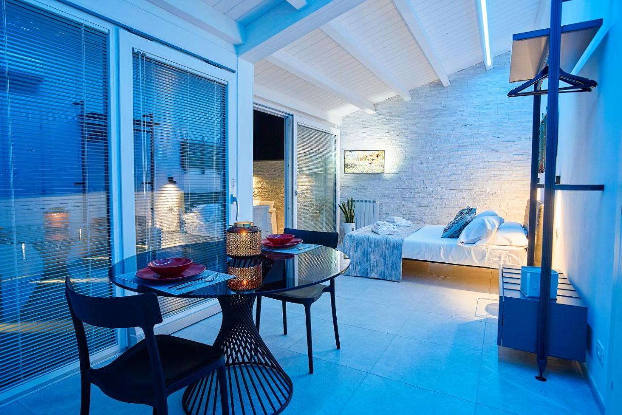 Porta Del Golfo Apartments & Suites 卡斯泰拉马莱 外观 照片