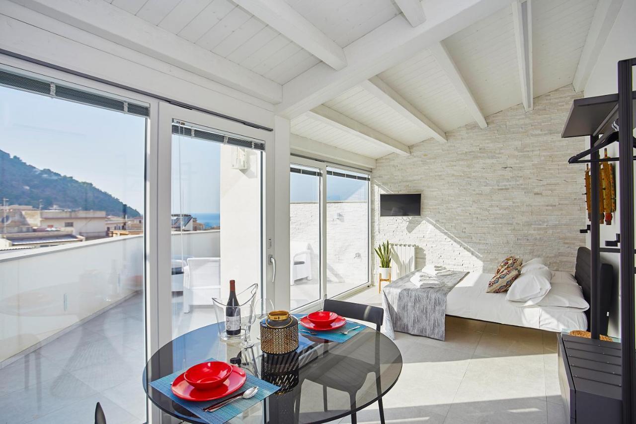 Porta Del Golfo Apartments & Suites 卡斯泰拉马莱 外观 照片