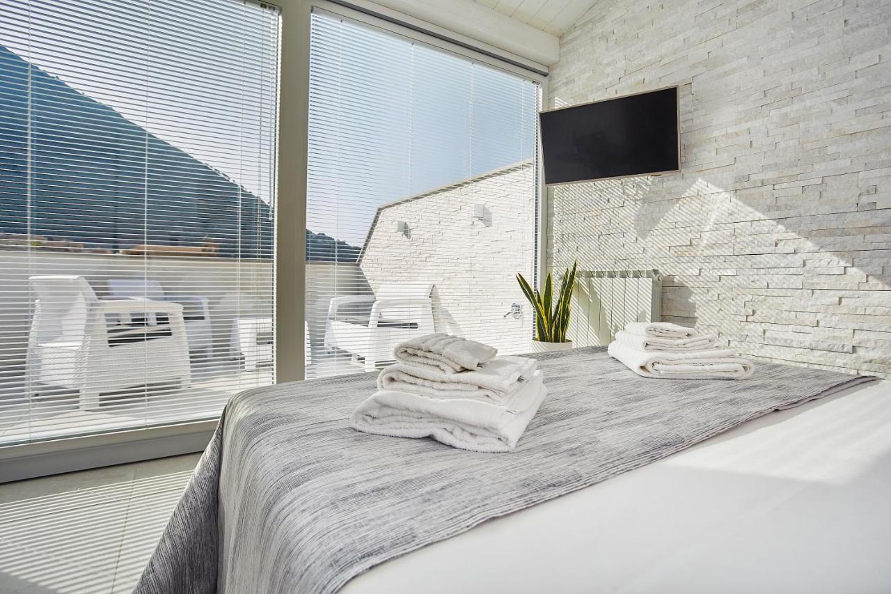 Porta Del Golfo Apartments & Suites 卡斯泰拉马莱 外观 照片
