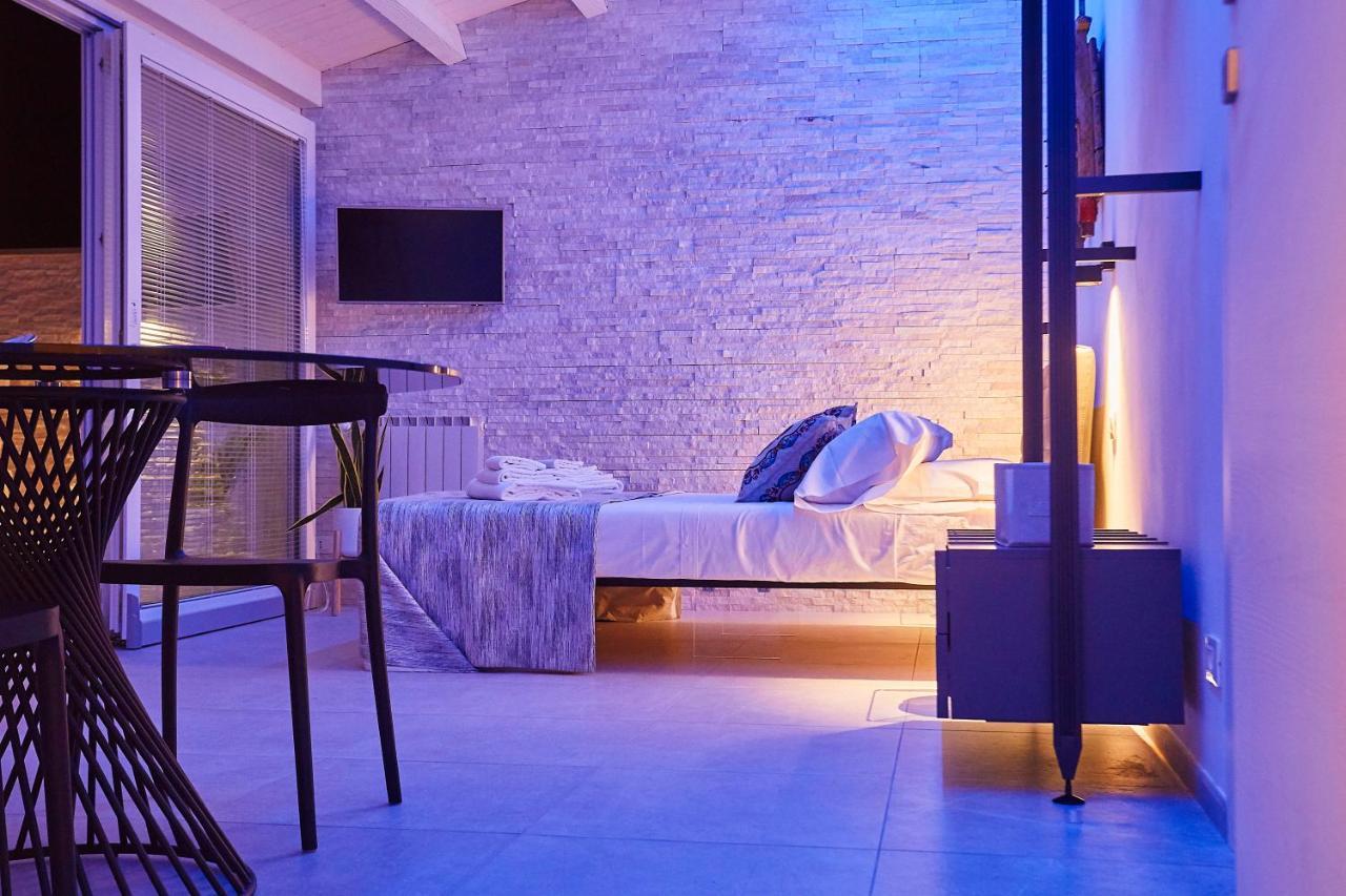 Porta Del Golfo Apartments & Suites 卡斯泰拉马莱 外观 照片